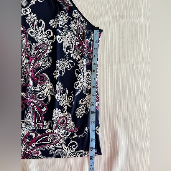 NWOT Navy and Purple Cut Out Sleeveless Tank Top Size L - Picture 6 of 6